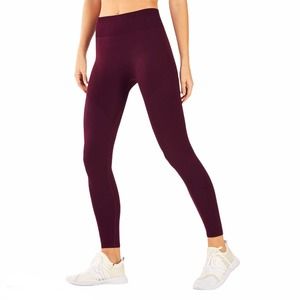 Fabletics Rib Knit 7/8 Workout Leggings Port Wine Burgundy Women's Size Medium